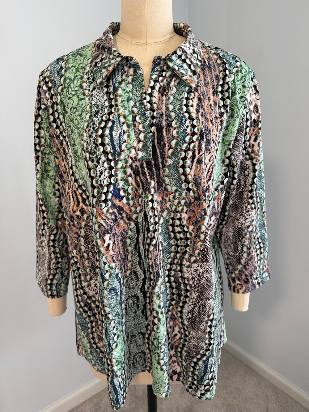 Women with Control Petite Abstract Snake Print Tunic Green Black & Brown SZLP - Picture 6 of 15